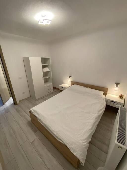 Black& White Apartment Braszów Zewnętrze zdjęcie